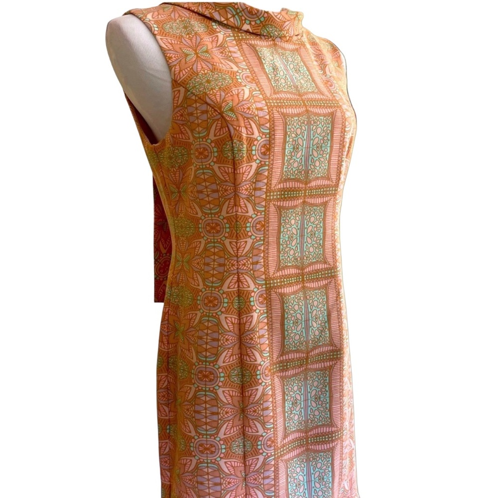 Love21 Retro Sleeveless Sheath Dress